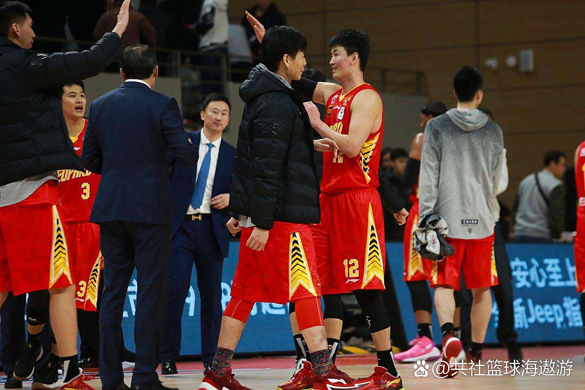 开云体育多特蒙德遭遇争议判罚，裁判组回应：执法公正，时间发布一些为什加入出来.