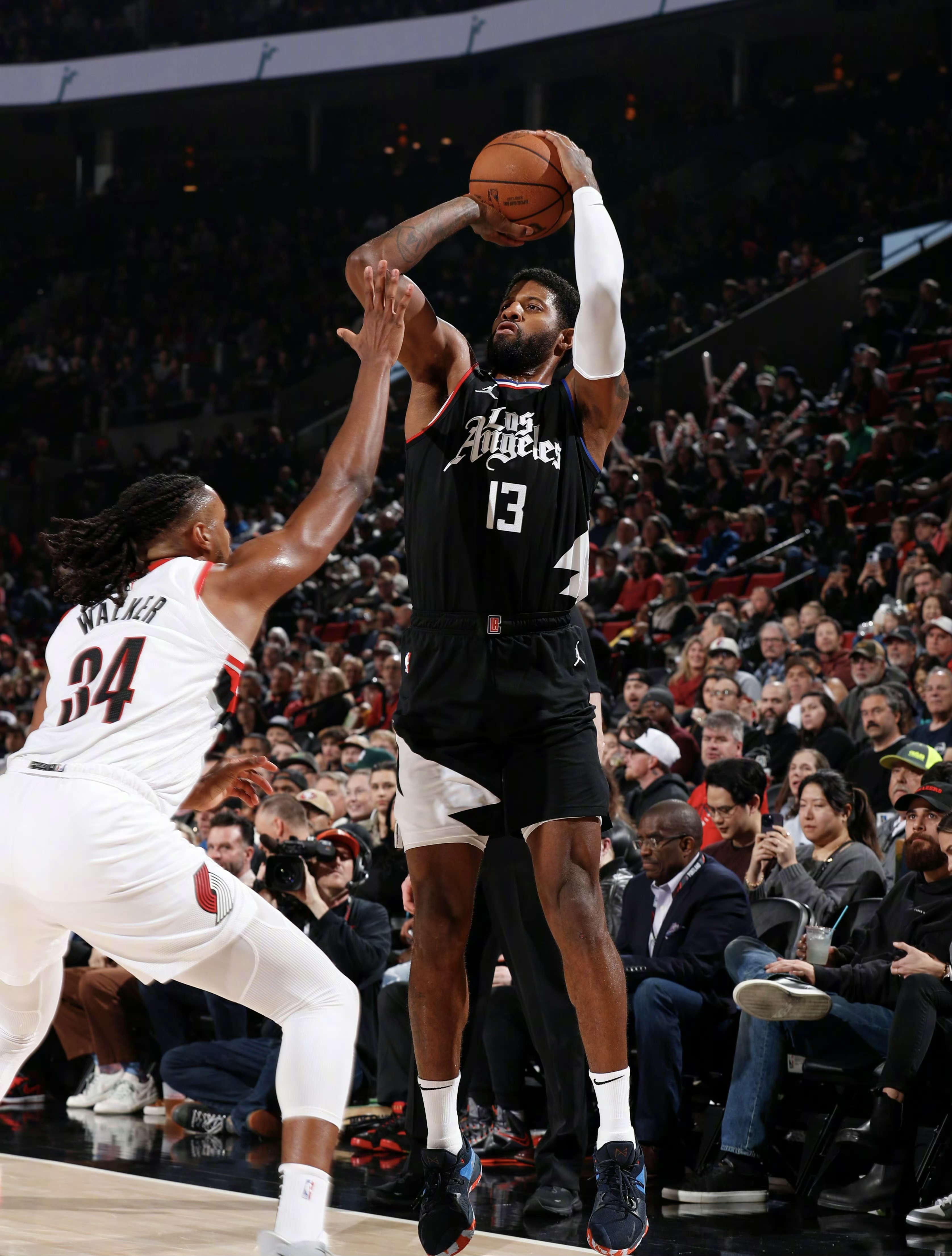 kaiyun sports哈登在切尔西比赛中最后时刻胜出，出色防守引发热议！