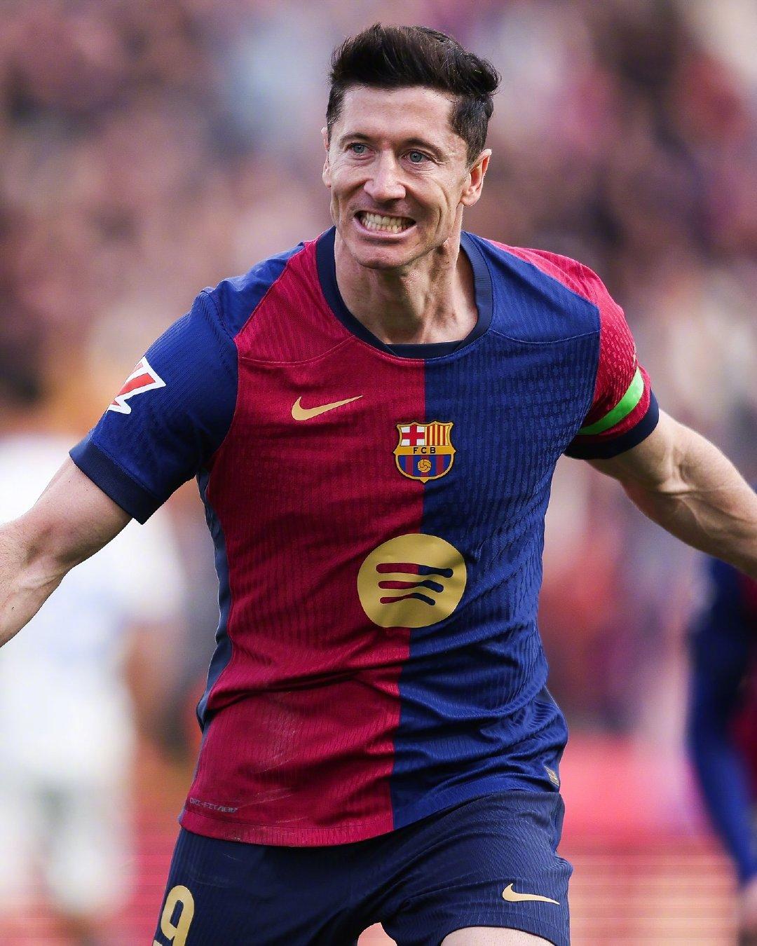 开云体育官网入口莱万多夫斯基新星险胜表现突出,尤文图斯前途光明!热度持续攀升的简单介绍