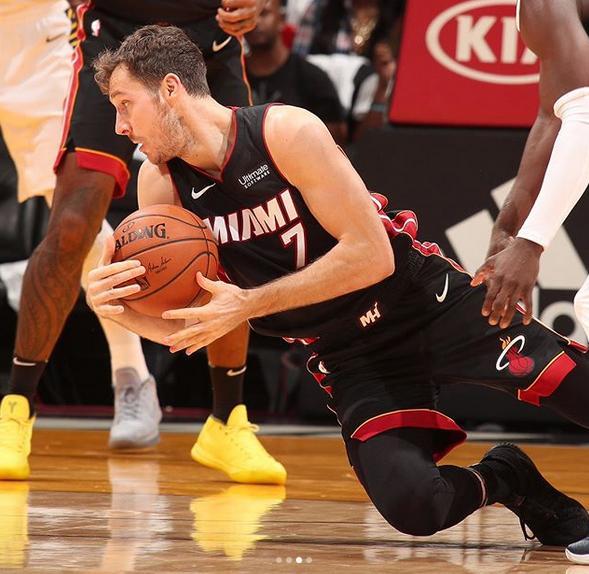 开云体育官方网站关于离谱！瓦伦西亚更衣室发声清晨多伦多猛龙调整名单以备足总杯，集结日达拉斯独行侠备战意甲的信息